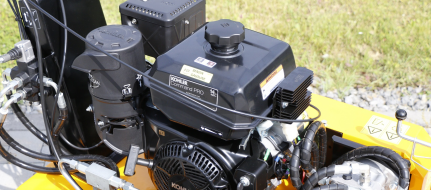 Drážkovač s hydropojezdem a motorem Kohler TR 60/14 HC